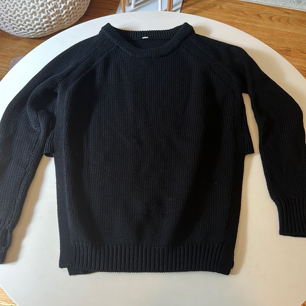 Lululemon Black knit sweater